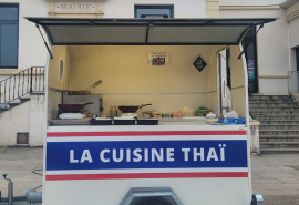 Foodtruck La Cuisine Thaï place de la Mairie à Charly